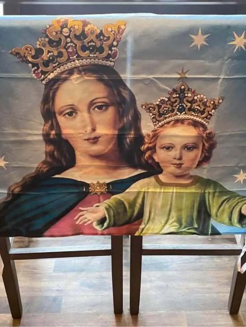 Wallhanging Maria Auxiliadora banner